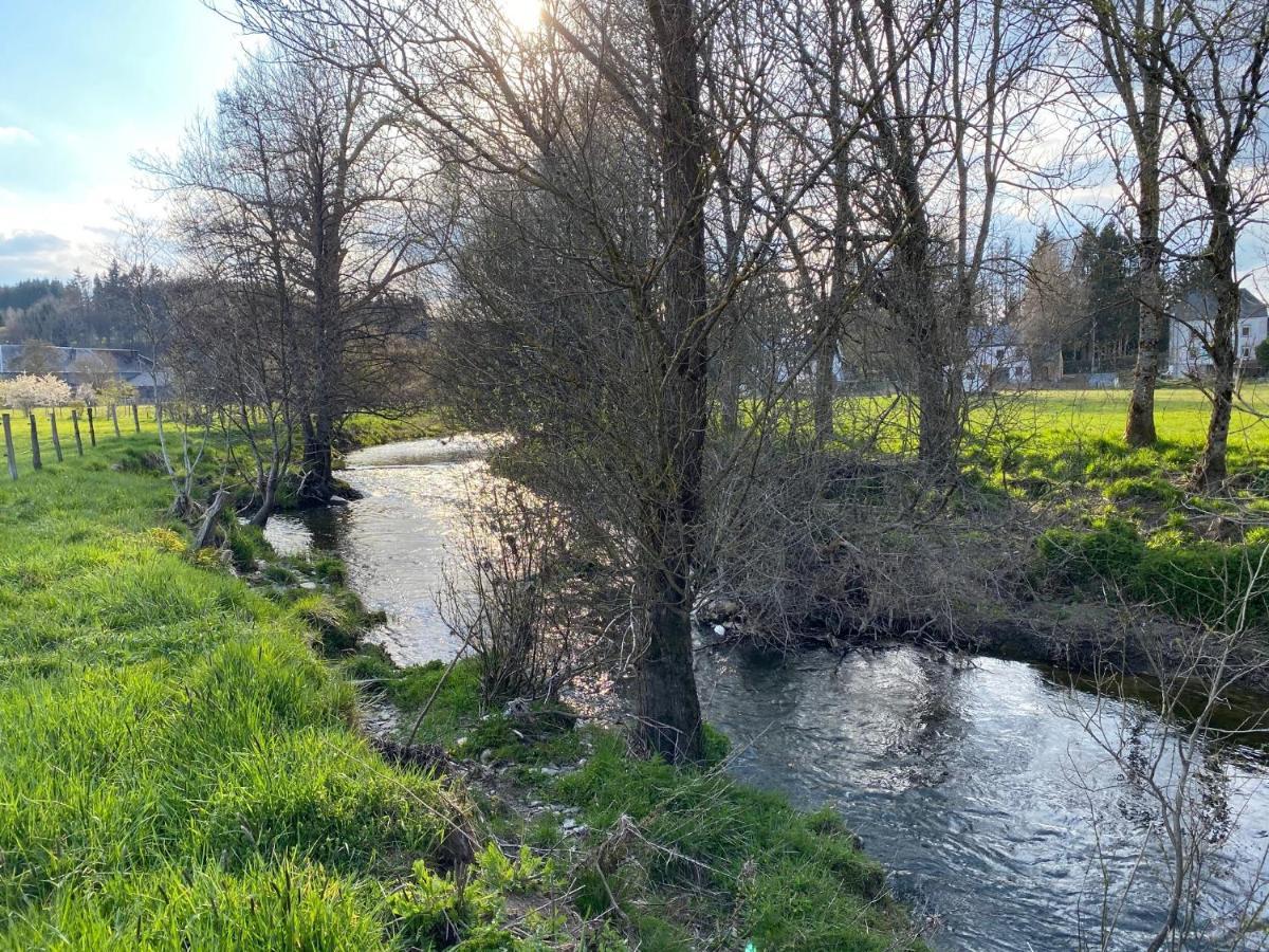 Le Héron - Gîte de charme avec rivière - 6 ou 10 personnes Fauvillers Exterior foto